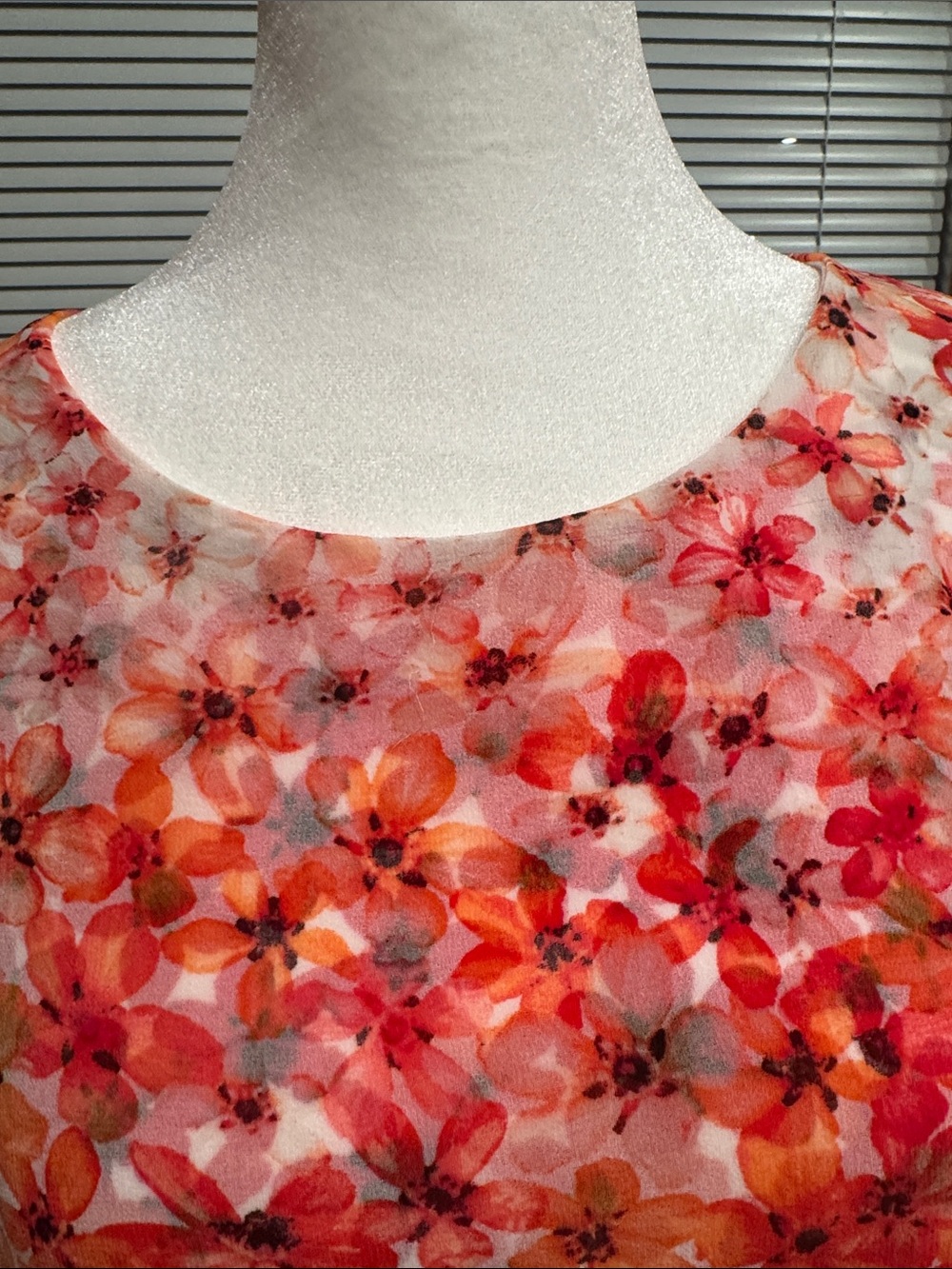 Calvin Klein Sleeveless Floral Tunic Top in Floral Coral & Rose Red Large - Picture 6 of 9